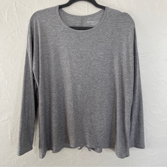 Beyond Yoga Tops - Beyond Yoga Long Sleeve T-Shirt. Womens size Medium.